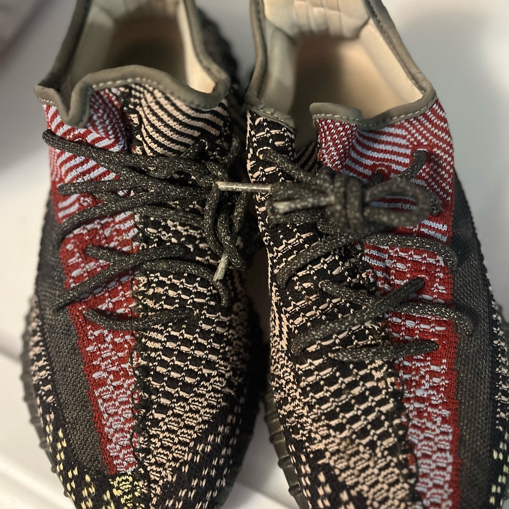 Adidas Yeezy Boost (Authentic)